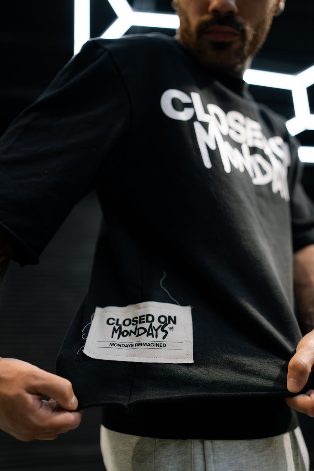 Closed On Mondays™ by Byepound™ - Luxury (Black)